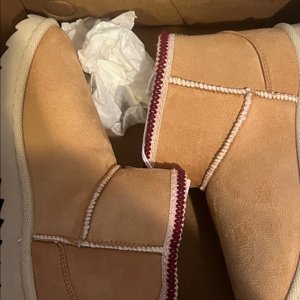 Tan girls 2/3 boots with Burgundy Trim